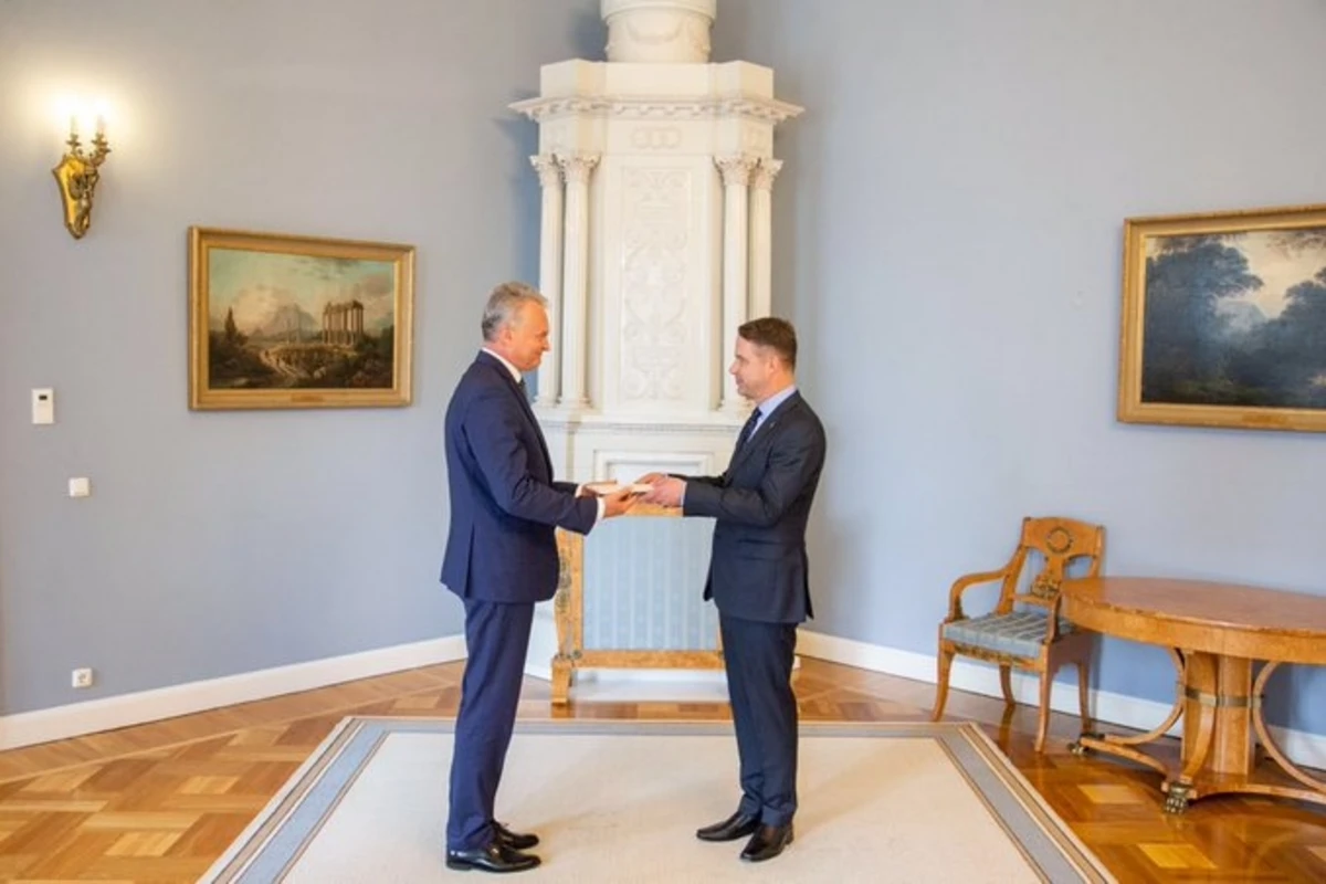 Президент Литвы вручил верительные грамоты новому послу в Азербайджане