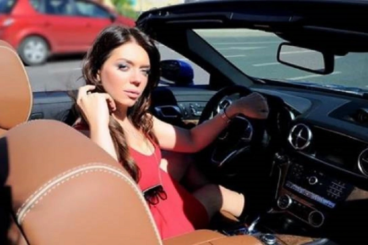 Tanınmış biznes ledi “Lamborghini”də qəzaya düşdü - VİDEO