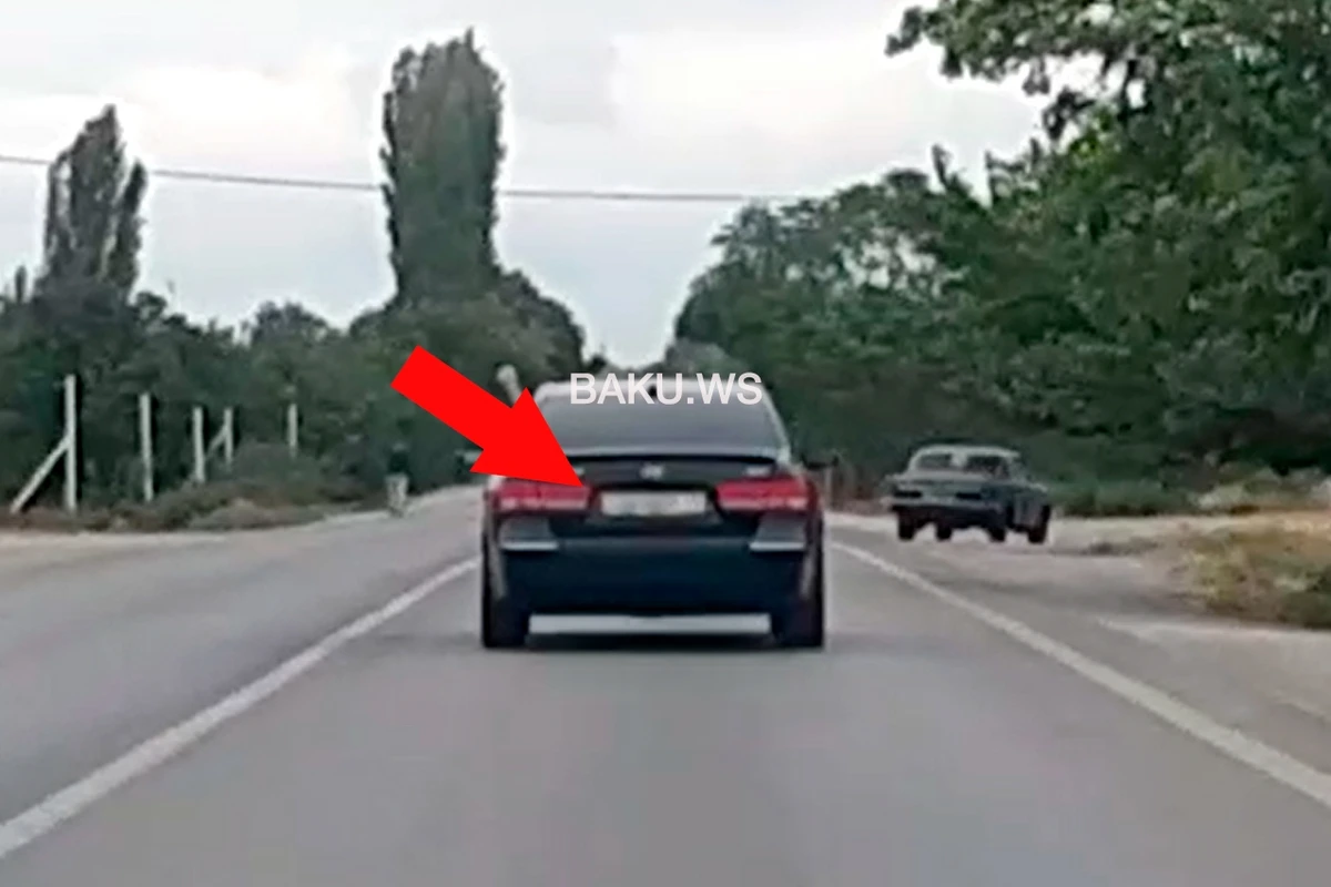 “Hyundai Sonata” sürücüsü nömrə nişanını gizlətdi və ... - VİDEO “Hyundai Sonata” sürücüsü nömrə nişanını gizlətdi və ... - VİDEO