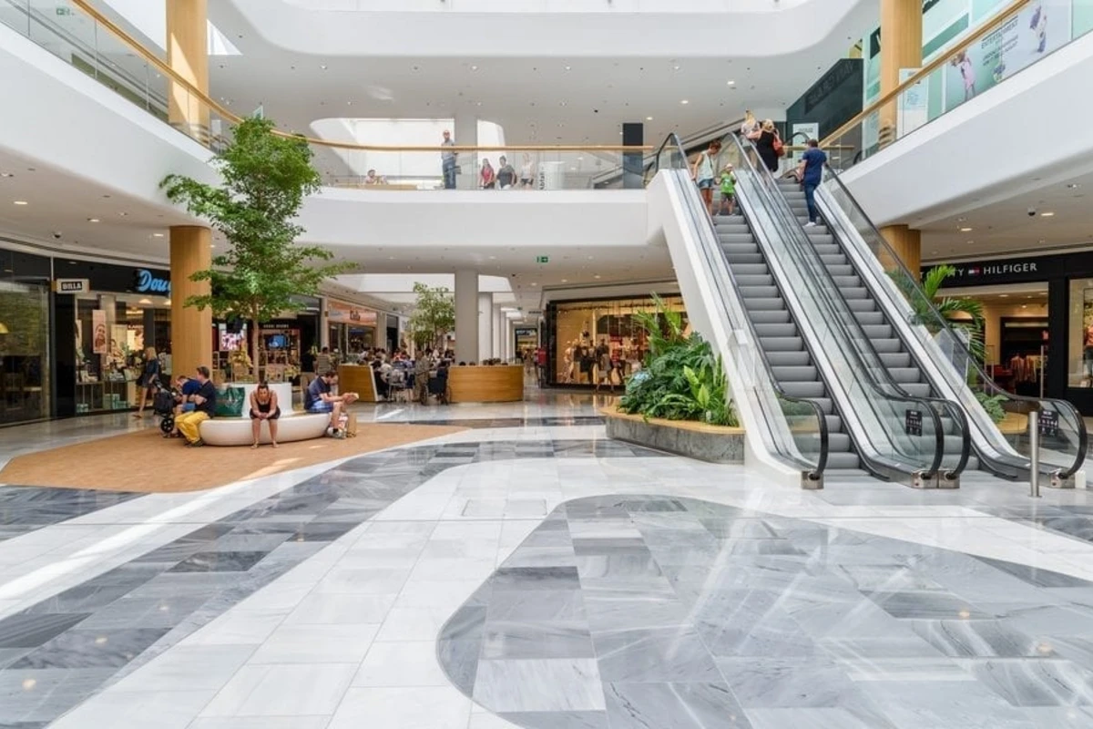 Bakıda yeni “Mall” tikilir - FOTO Bakıda yeni “Mall” tikilir - FOTO
