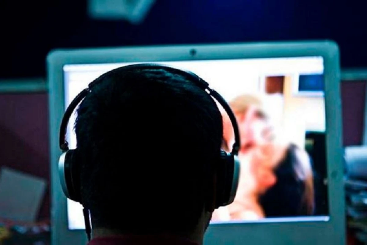 Xalq ulduzu qadınları videolarla şantaj edib — PUL QAZANIRMIŞ – FOTO Xalq ulduzu qadınları videolarla şantaj edib — PUL QAZANIRMIŞ – FOTO