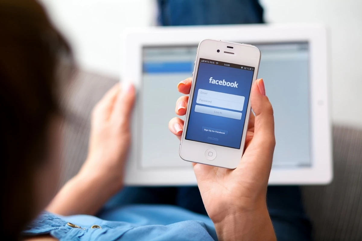 Milyonlarla Facebook istifadəçisinin profili ələ keçirilib
