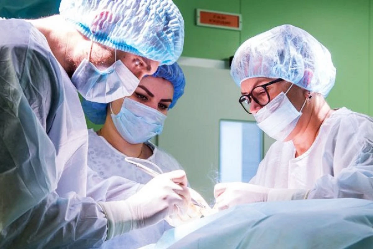 DİN hospitalının işçisi burun əməliyyatından sonra öldü