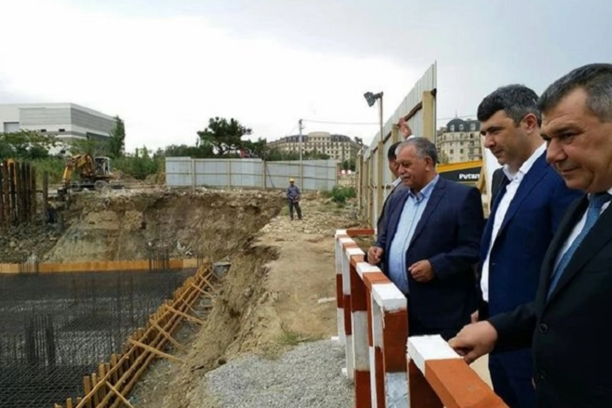 Kənd Təsərrüfatı Nazirliyinə yeni bina tikilir - FOTO Kənd Təsərrüfatı Nazirliyinə yeni bina tikilir - FOTO