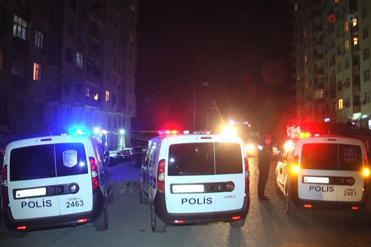 Bakıda kütləvi dava - Bıçaqlanan var Bakıda kütləvi dava - Bıçaqlanan var