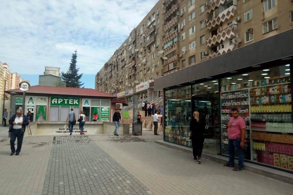 Bakıda küçə ticarəti üçün yeni şərait yaradılıb - FOTO