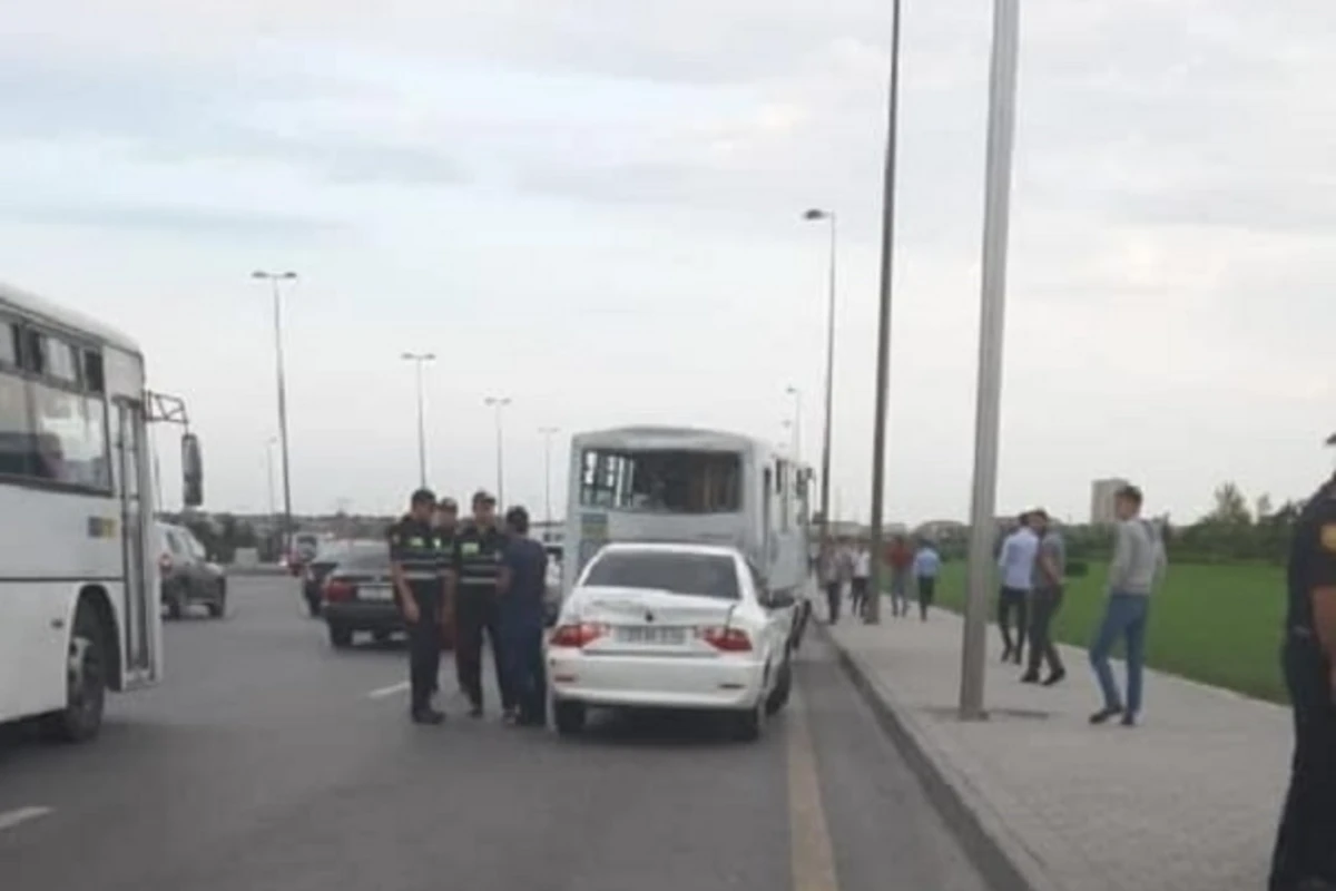 В Баку столкнулись два пассажирских автобуса - ВИДЕО