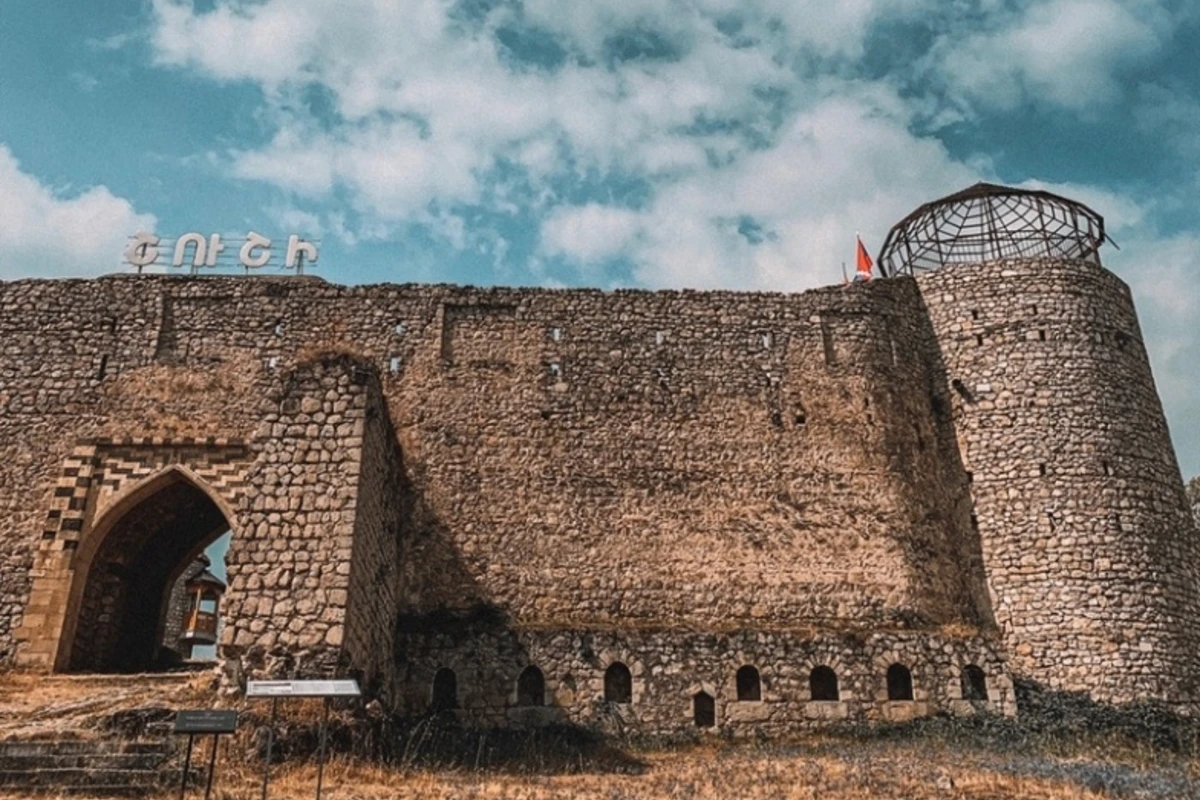 Ermənilər Şuşa qalasının görnüşünü dəyişib - FOTO