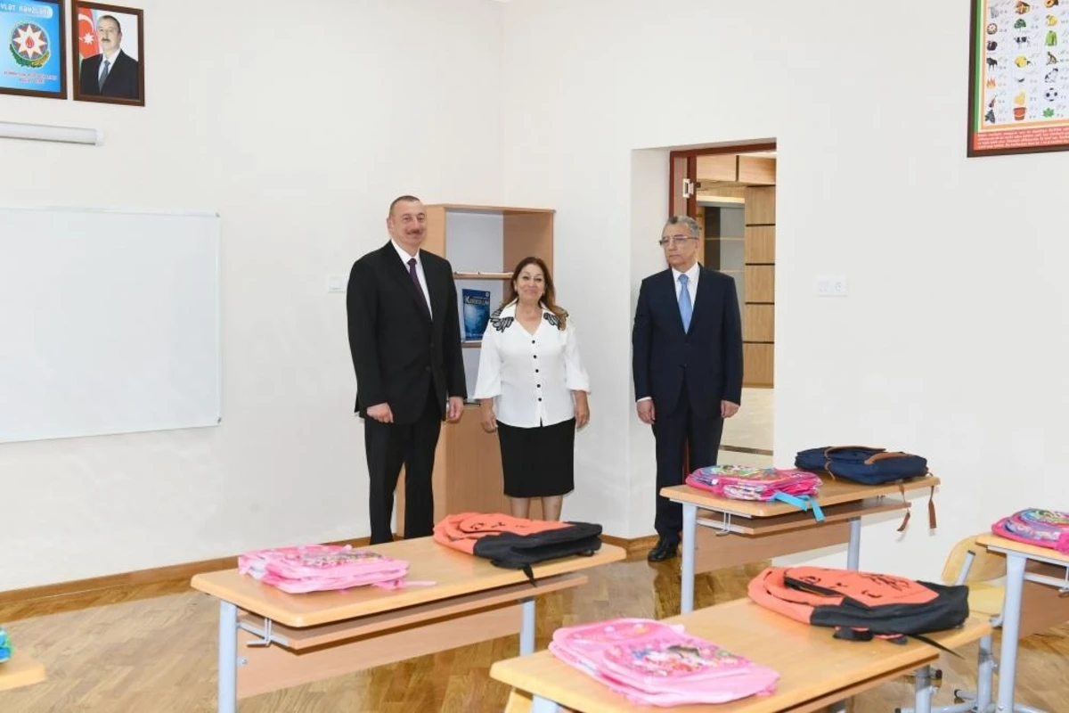 Prezident İlham Əliyev təmir olunan məktəbdə - FOTO