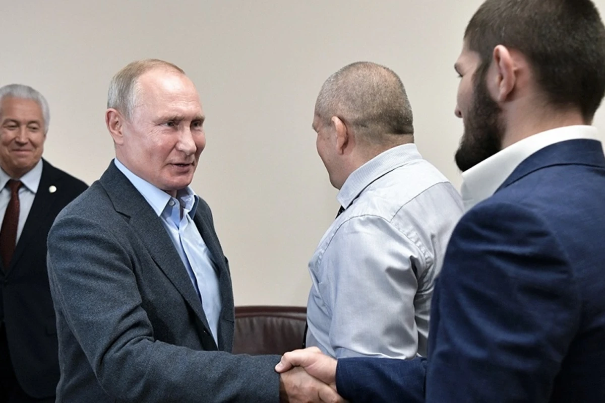 Путин прокомментировал  знаменитый прием Хабиба Нурмагомедова - ВИДЕО