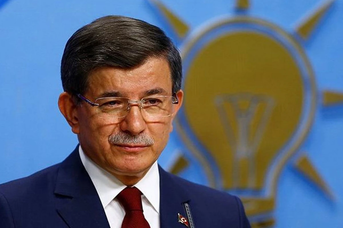 Əhməd Davudoğlu da AKP-dən istefa verdi