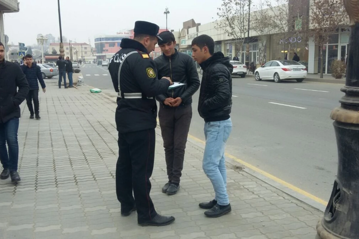 Vilayət Eyvazov piyadaları cərimələyən polislərin səlahiyyətlərinə xitam verdi Vilayət Eyvazov piyadaları cərimələyən polislərin səlahiyyətlərinə xitam verdi