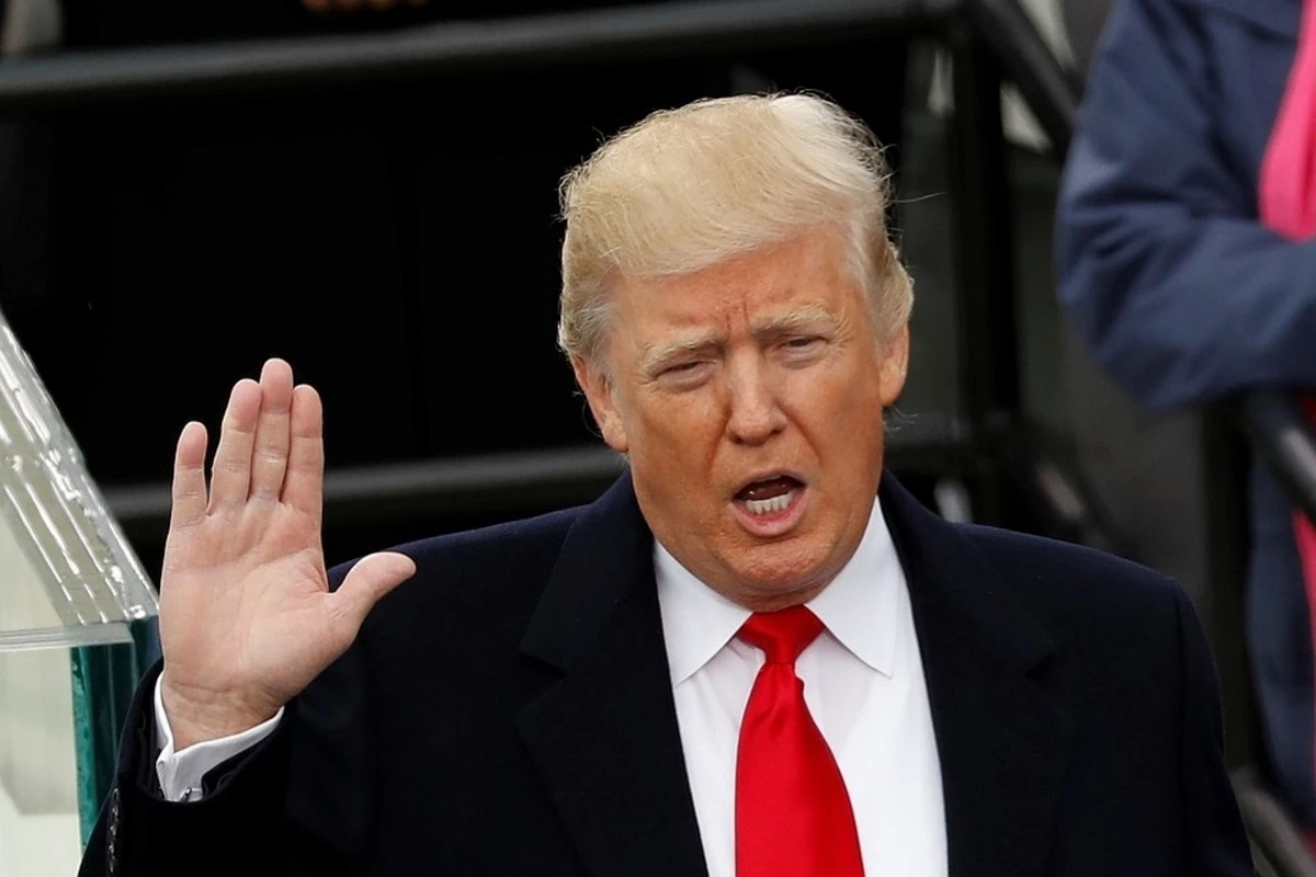 Трамп объяснил, почему у него оранжевый цвет лица