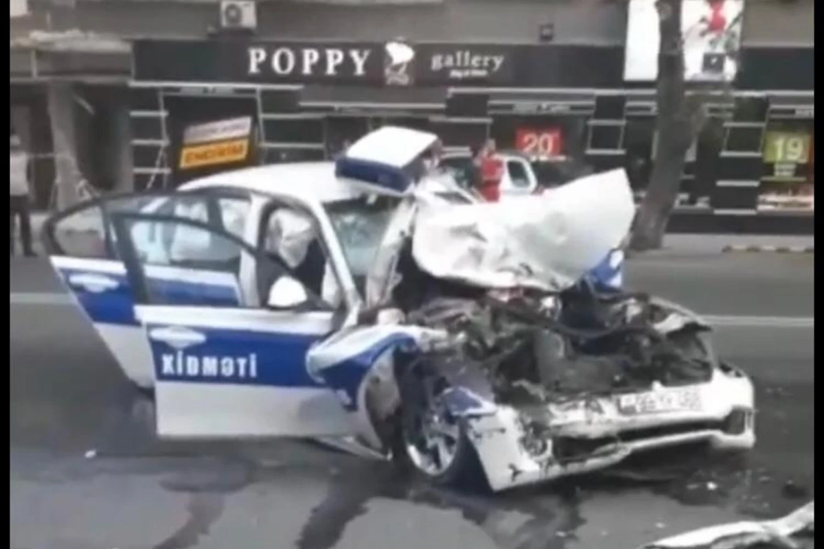 Bakıda YPX maşını ağır qəzaya düşdü - polislər xəsarət aldı - VİDEO Bakıda YPX maşını ağır qəzaya düşdü - polislər xəsarət aldı - VİDEO
