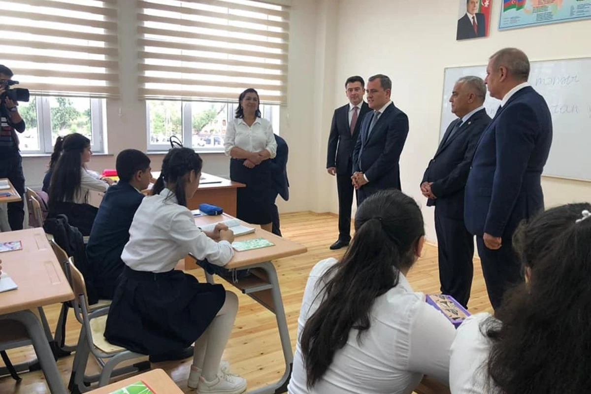 Təhsil naziri Qubada ilk dərs günündə iştirak edib - FOTO Təhsil naziri Qubada ilk dərs günündə iştirak edib - FOTO