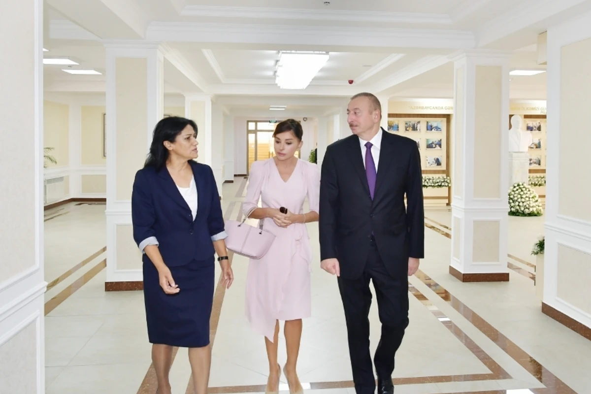 Prezident İlham Əliyev Biləcəri qəsəbəsindəki 300 nömrəli məktəbin açılışında - FOTO