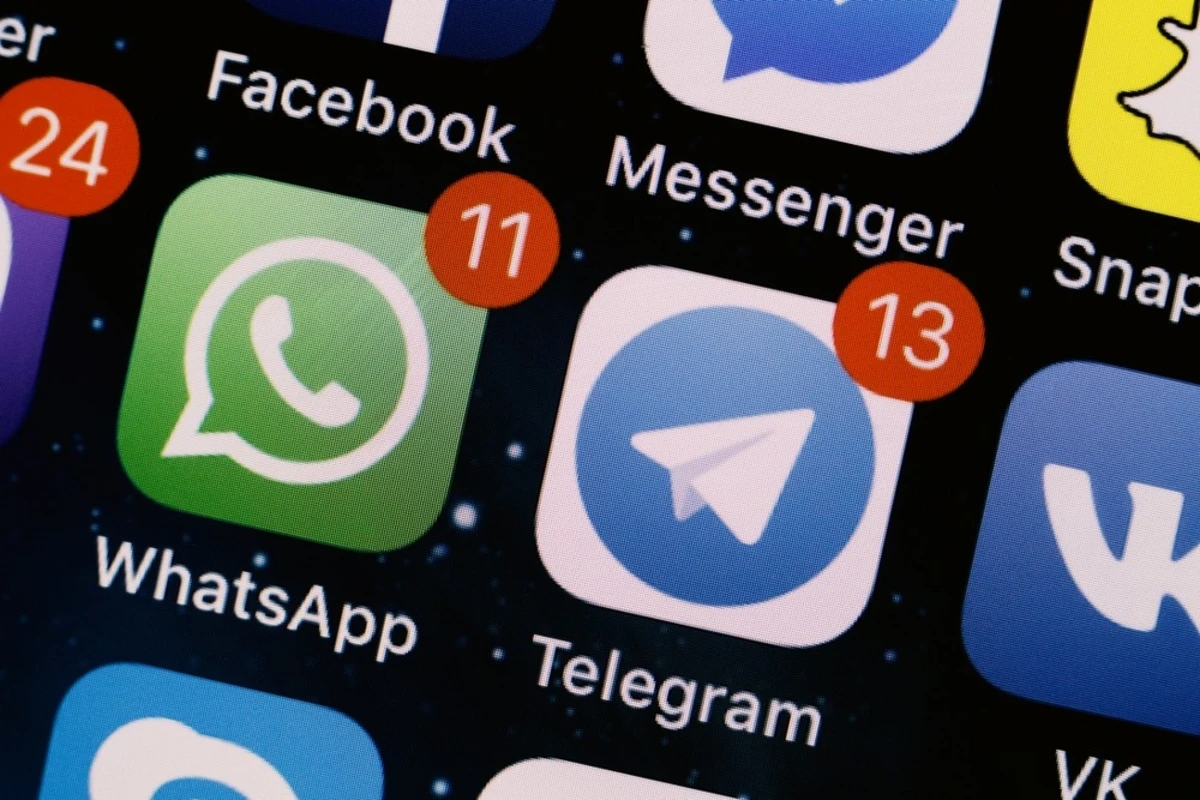 Сноуден предупредил об опасностях в WhatsApp и Telegram