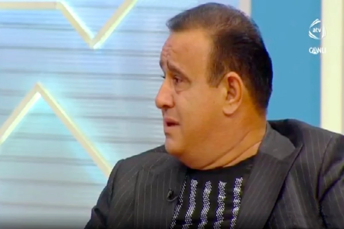 Doğmalarını itirən Tacir Şahmalıoğlu acısını dilə gətirərkən göz yaşı tökdü - VİDEO Doğmalarını itirən Tacir Şahmalıoğlu acısını dilə gətirərkən göz yaşı tökdü - VİDEO