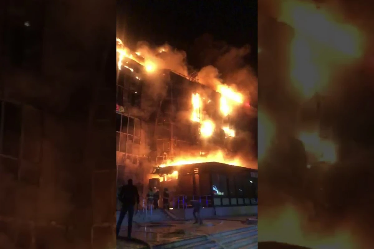В Грозном горит самый крупный торговый центр Чечни - ВИДЕО