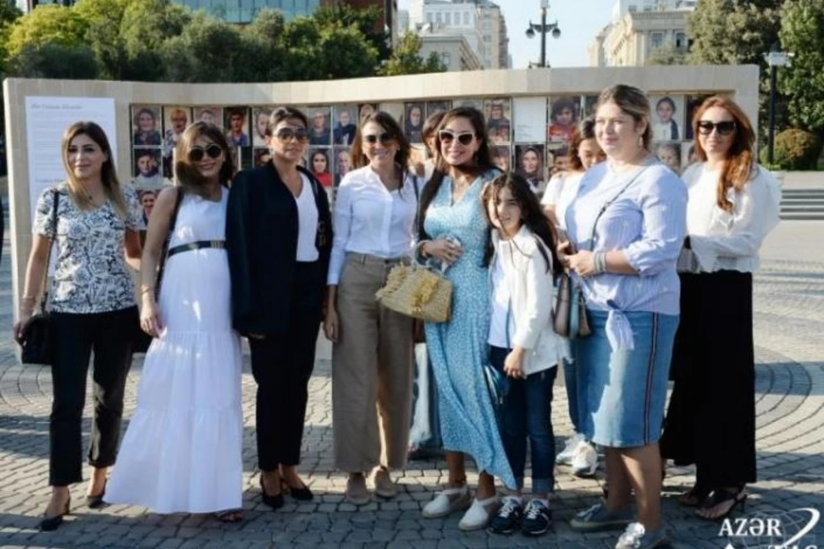 Leyla Əliyeva Dənizkənarı Milli Parkda “Bir günəş altında” adlı fotosərgidə - FOTO