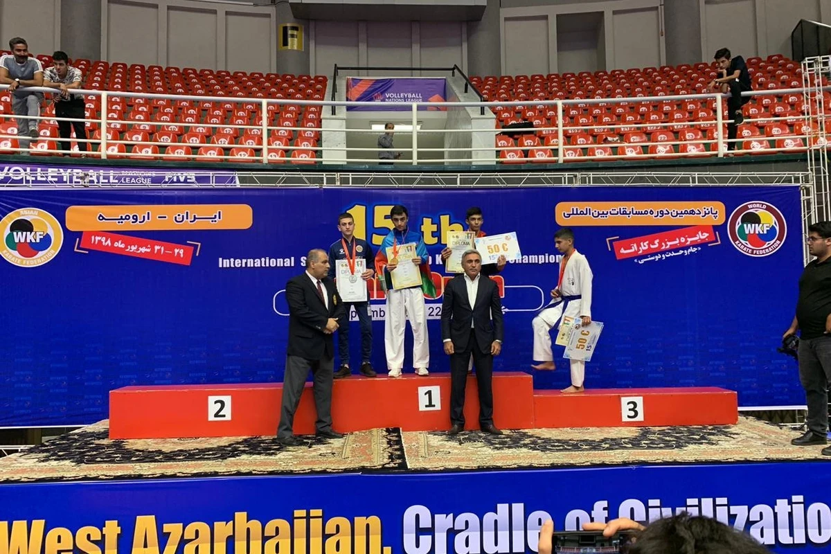 Azərbaycanlı karateçi ermənini məğlub edərək qızıl medal qazanıb - FOTO