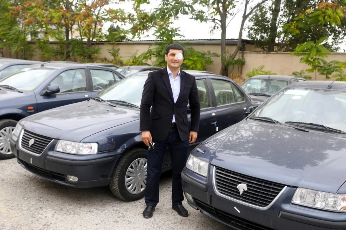 Nazirlikdən Kamil Musaviyə bahalı hədiyyə - FOTO Nazirlikdən Kamil Musaviyə bahalı hədiyyə - FOTO