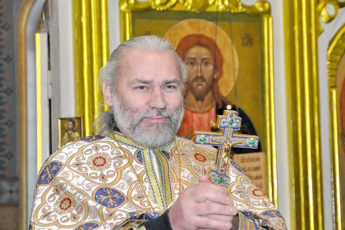 Священника обвинили в изнасиловании несовершеннолетних - ФОТО