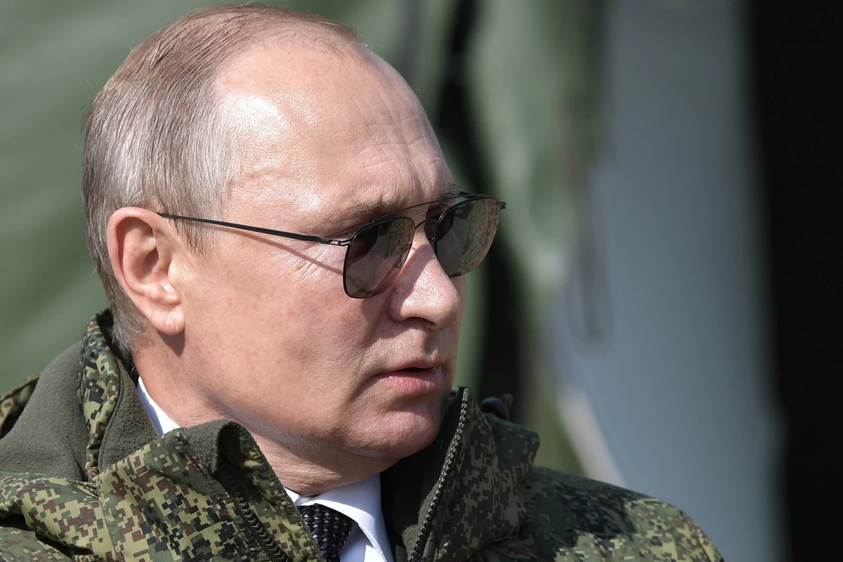 В Кремле рассказали о спецтелефоне Путина В Кремле рассказали о спецтелефоне Путина