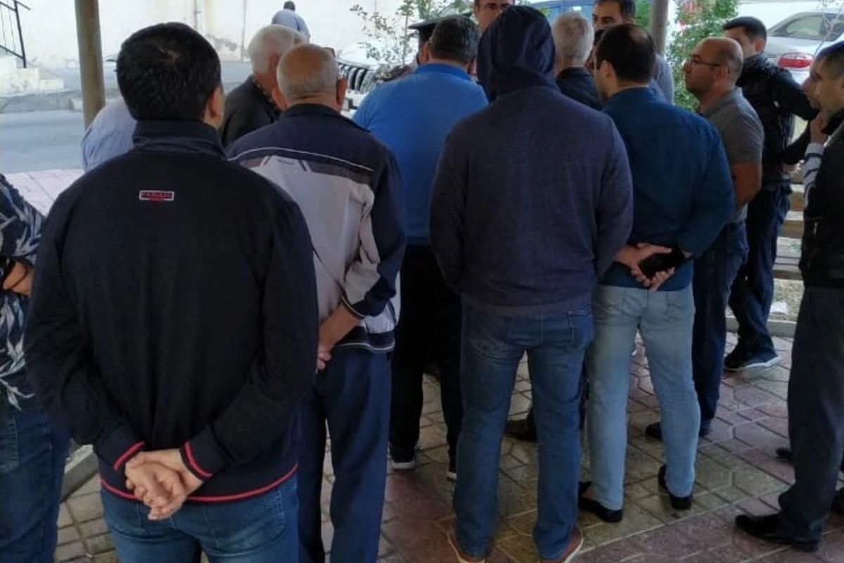 Bakıda tikinti şirkəti sakinlərin başına oyun açır - VİDEO