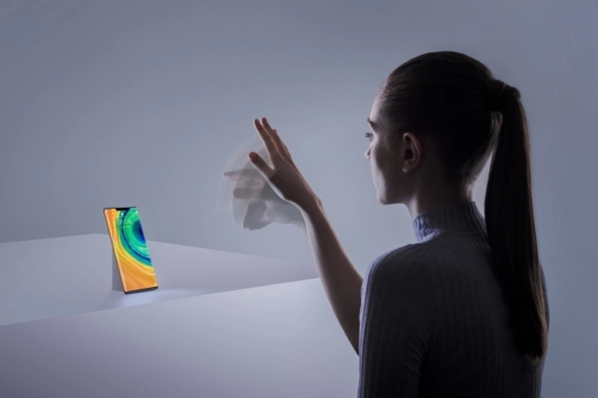 HUAWEI Mate 30 seriyasından smartfonları təqdim edib - FOTO