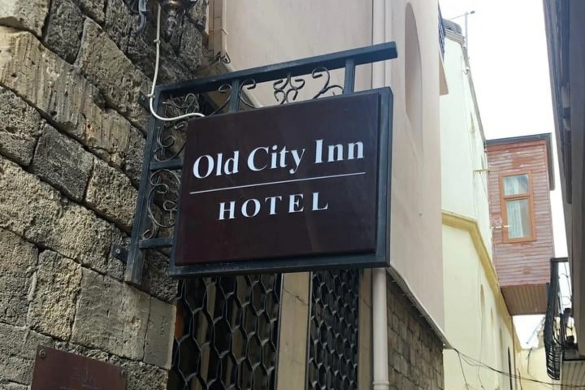 В Баку в отеле Old City Inn туристы столкнулись с неприятной ситуацией - ФОТО