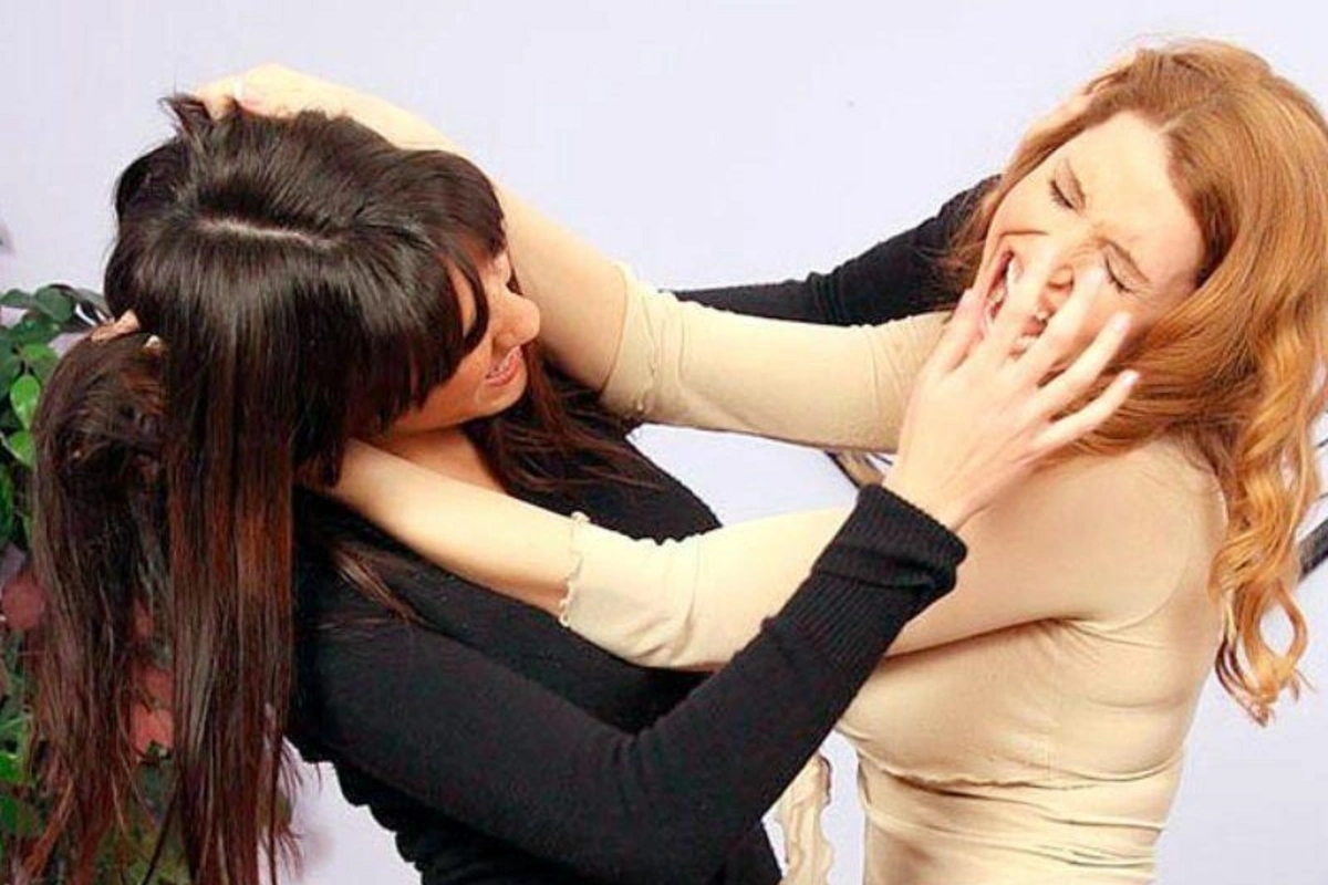 Bakıda kirayədə qalan qız ev sahibini döyüb