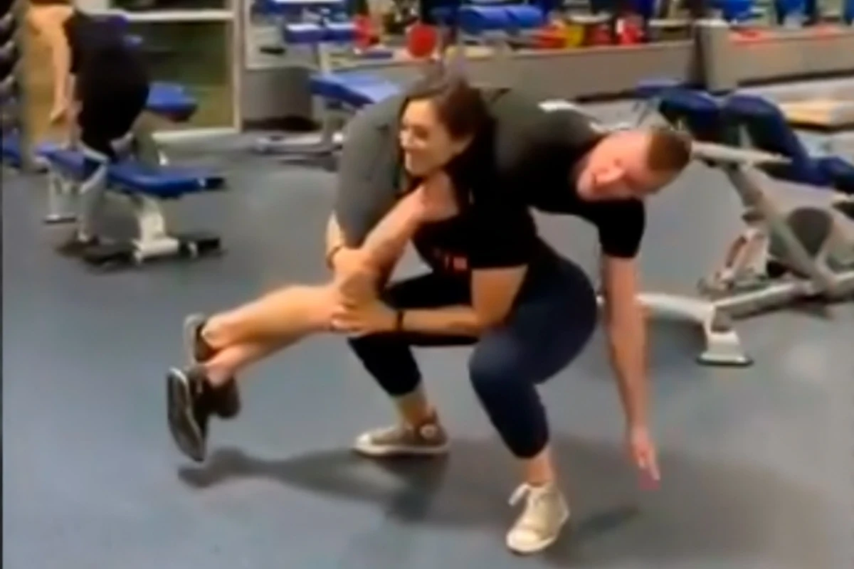 Fitnes gözəlinin məşqi onu dünya məşhuru etdi - VİDEO