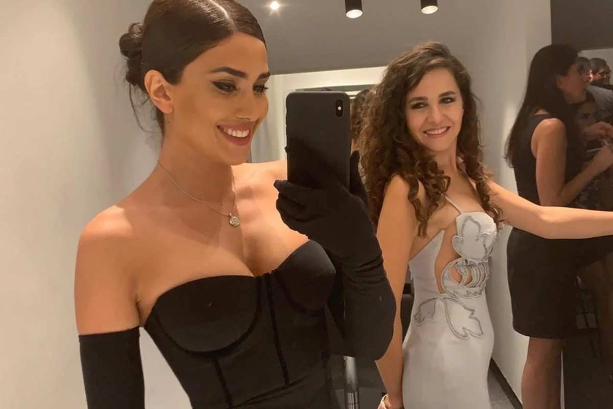 Pərvin Abıyeva məşhur filmin qala gecəsinə bu libasda getdi - FOTO
