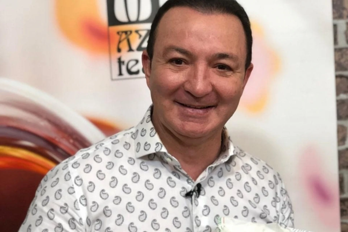 Vasif cırıq şalvar geyinənləri ələ saldı Vasif cırıq şalvar geyinənləri ələ saldı
