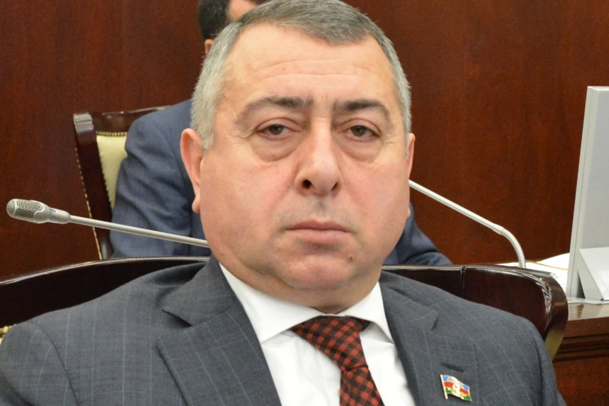 Mandatı ləğv edilən deputat qandallana bilər Mandatı ləğv edilən deputat qandallana bilər