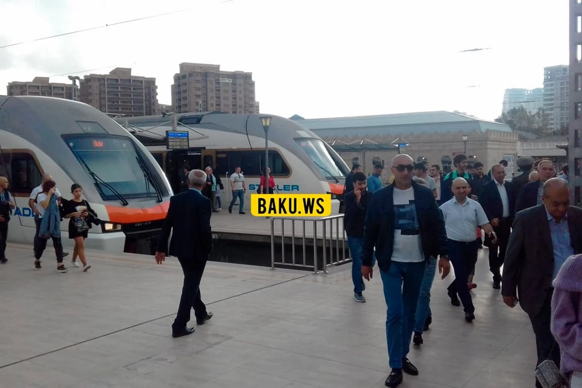 Пассажиры электропоезда Сумгайыт-Баку пережили утренний стресс - ВИДЕО