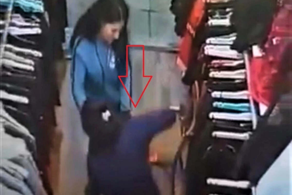 В Азербайджане кража юбок двумя подельницами попала на камеру - ВИДЕО