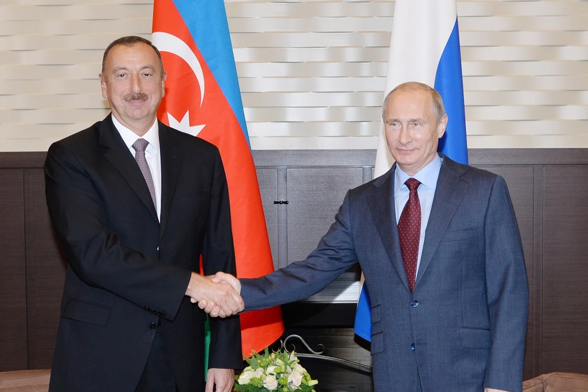 İlham Əliyev Putini təbrik etdi İlham Əliyev Putini təbrik etdi