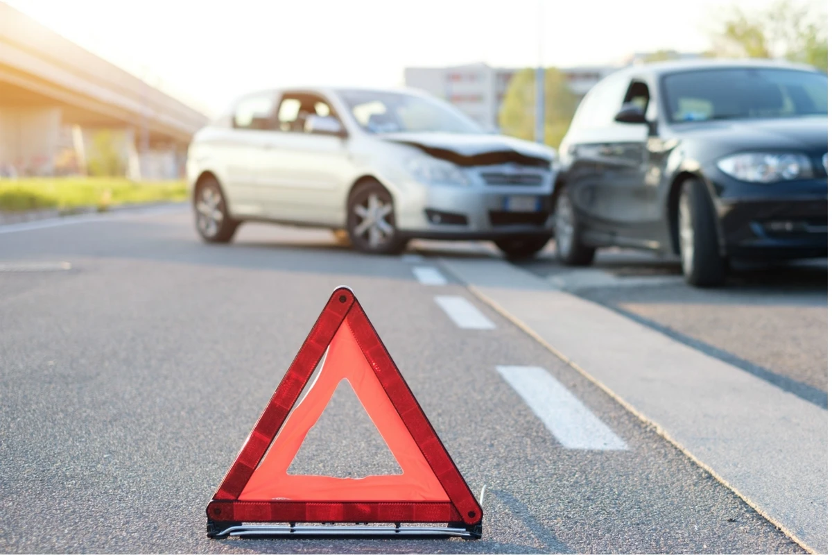 В Баку автомобиль посольства попал в аварию, есть пострадавшие