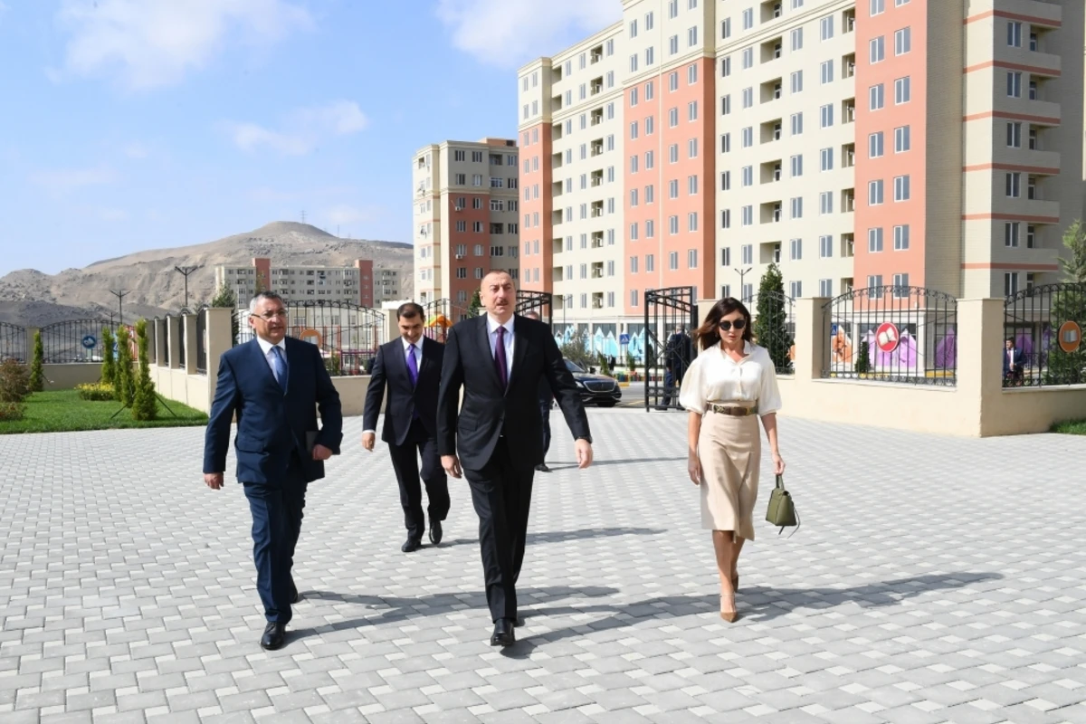 Prezidentin məcburi köçkünlərlə görüşündən səmimi - FOTOLAR