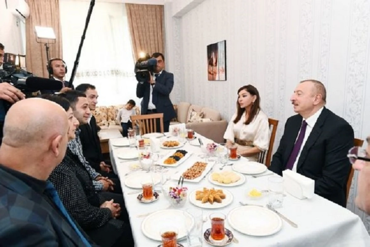 Şəhid ailəsi prezidenti və xanımını toya dəvət etdi - FOTO