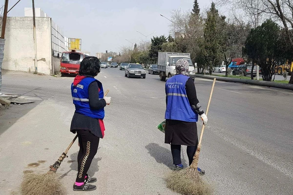 Paytaxtda daha bir süpürgəçini maşın vurub öldürdü