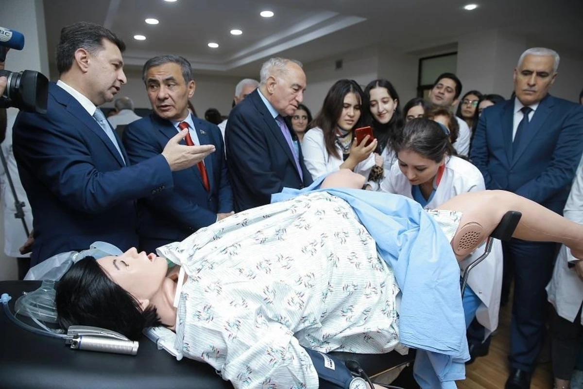 Azərbaycanda robotu doğuzdurdular - FOTO