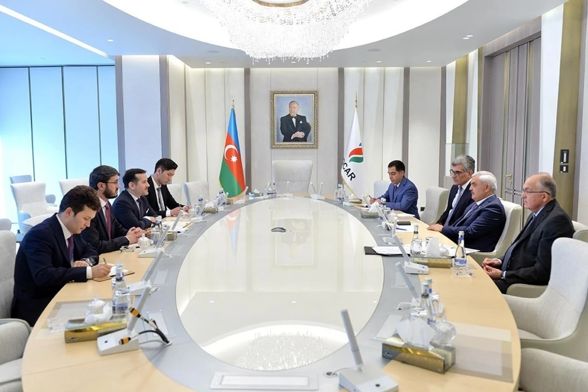 SOCAR prezidenti Əfqanıstanın Ticarət və Sənaye naziri ilə görüşüb SOCAR prezidenti Əfqanıstanın Ticarət və Sənaye naziri ilə görüşüb