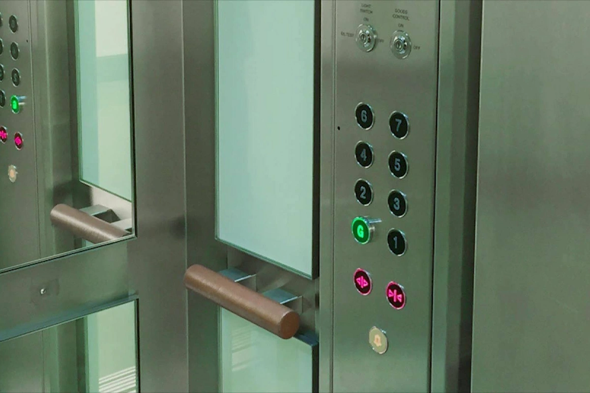 Bakıda lift əməliyyatı – Azyaşlılar xilas edildi