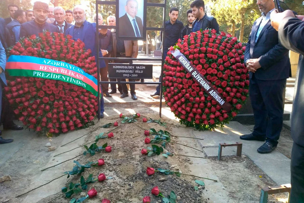 Vasim Məmmədəliyev dəfn olunub - FOTO Vasim Məmmədəliyev dəfn olunub - FOTO