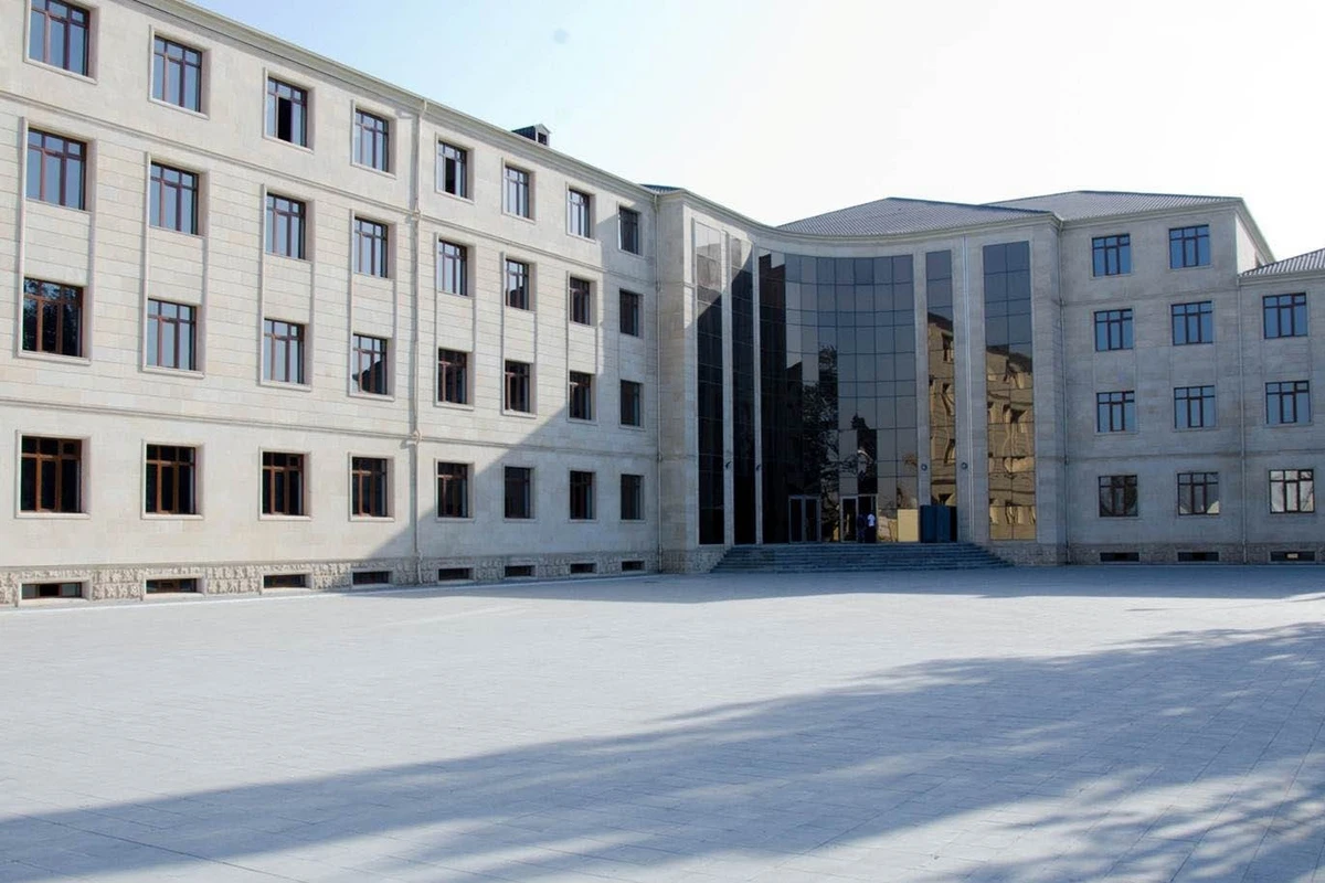 Bakıda 10 məktəb direktoru işdən çıxarılıb Bakıda 10 məktəb direktoru işdən çıxarılıb