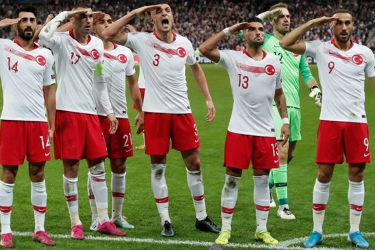 İstanbul hərbi salama görə ÇL-in finalından məhrum edilə bilər - VİDEO