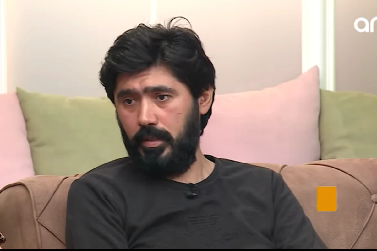 Kəramətdən meyxanaya qulaq asanları qıcıqlandıran sözlər – VİDEO Kəramətdən meyxanaya qulaq asanları qıcıqlandıran sözlər – VİDEO
